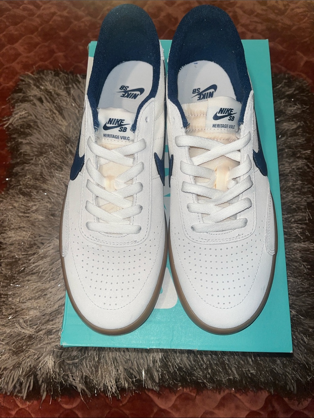 Nike White and Navy SB Heritage Vulc Skate Shoes - Picture 4 of 6